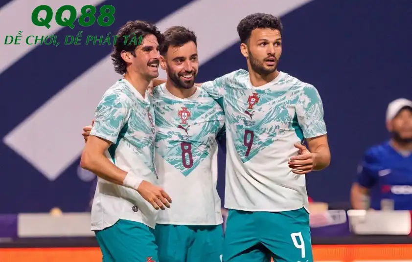 Ronaldo vắng mặt trong đợt tập trung gần nhất của ĐT Bồ Đào Nha vì chấn thương Ronaldo vắng mặt trong đợt tập trung gần nhất của ĐT Bồ Đào Nha vì chấn thương