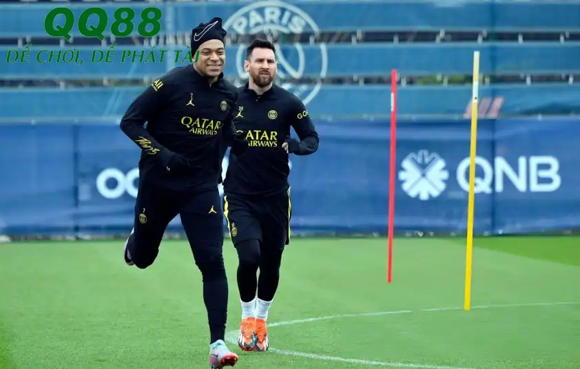 Mbappe hồi tưởng khoảnh khắc đáng kinh ngạc của Messi trên sân tập Mbappe hồi tưởng khoảnh khắc đáng kinh ngạc của Messi trên sân tập